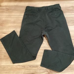Men’s J. Crew Broken In Urban Slim Pants size 31 x 30 Green